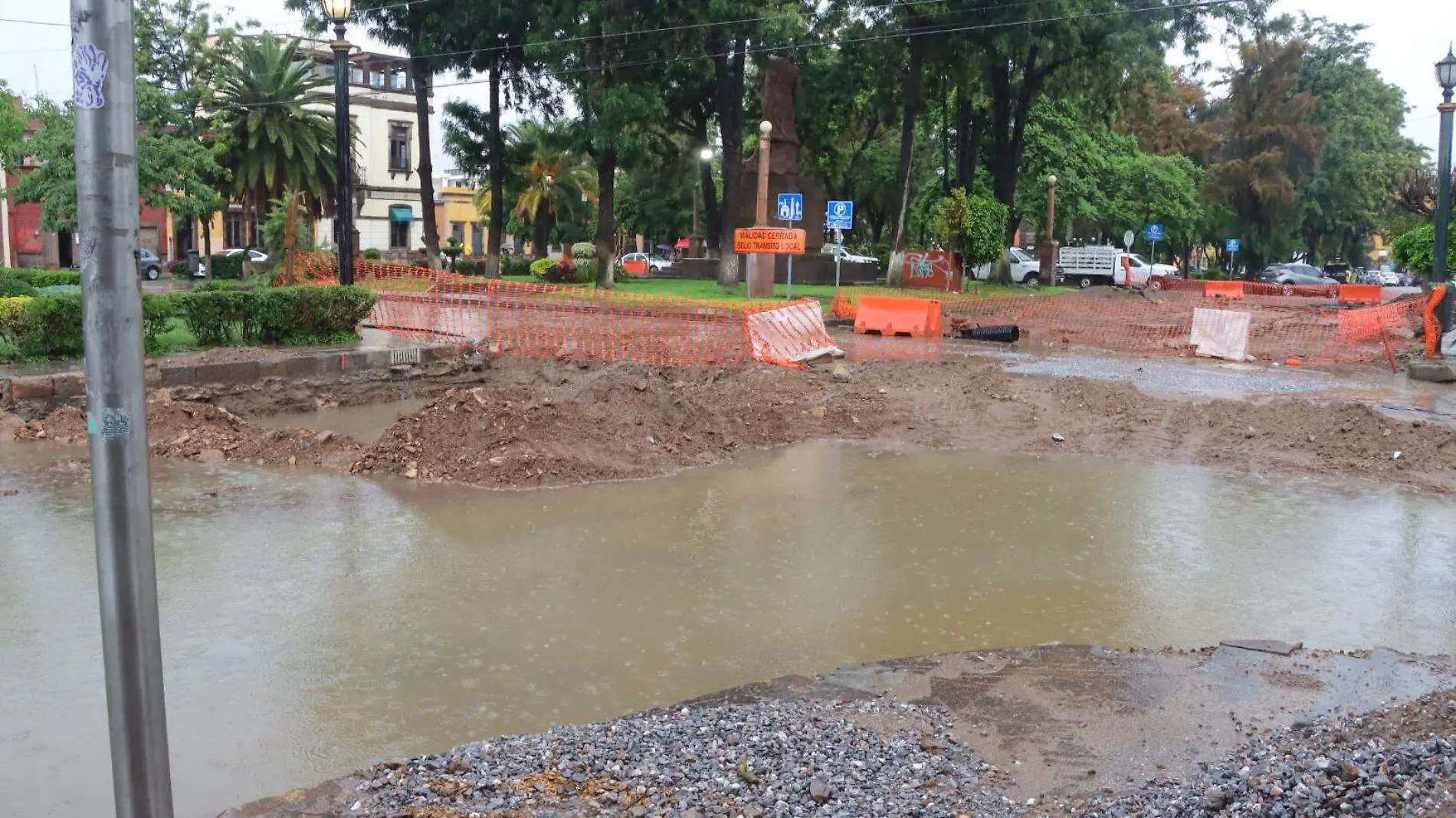 Obras en Calzada de Guadalupe - Paseo Esmeralda (4)